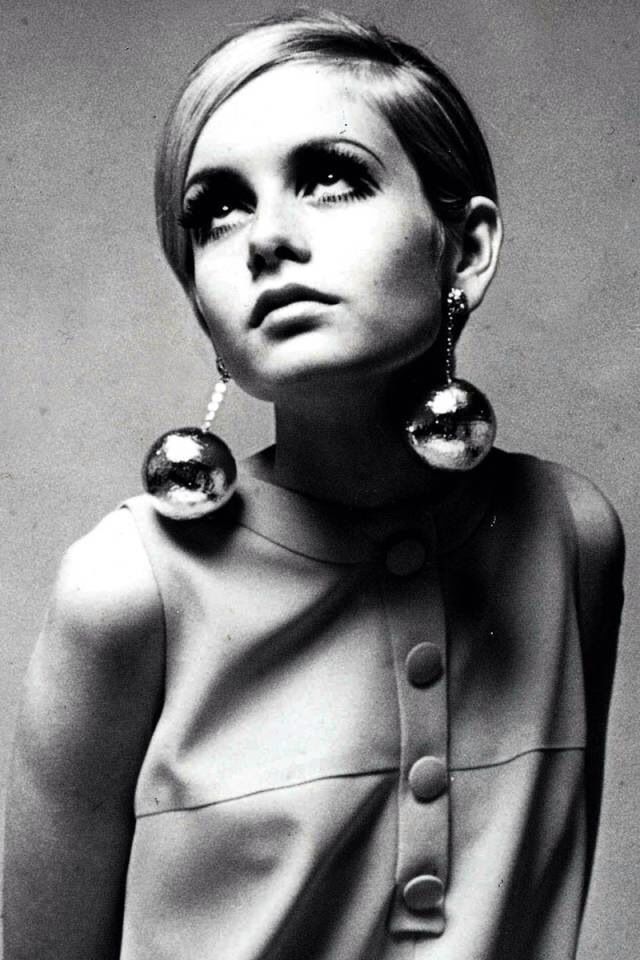 Twiggy: The Icon Who Redefined Beauty and Style in the 1960s and Beyond