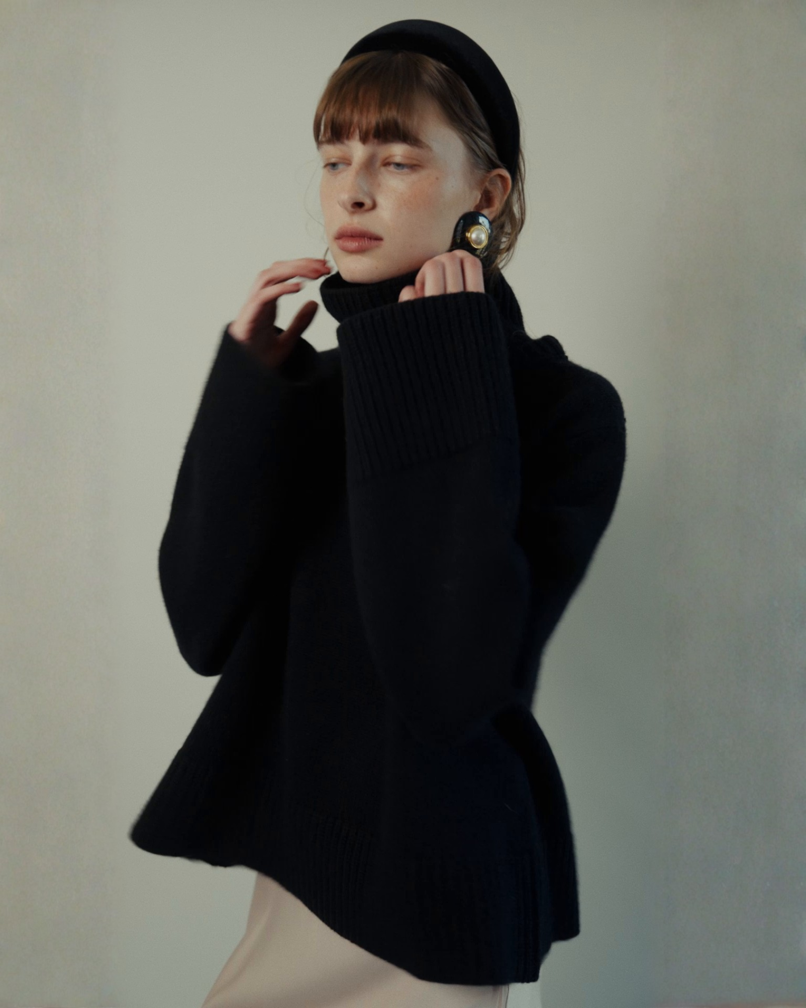 Gloria Convertible Sweater in Black