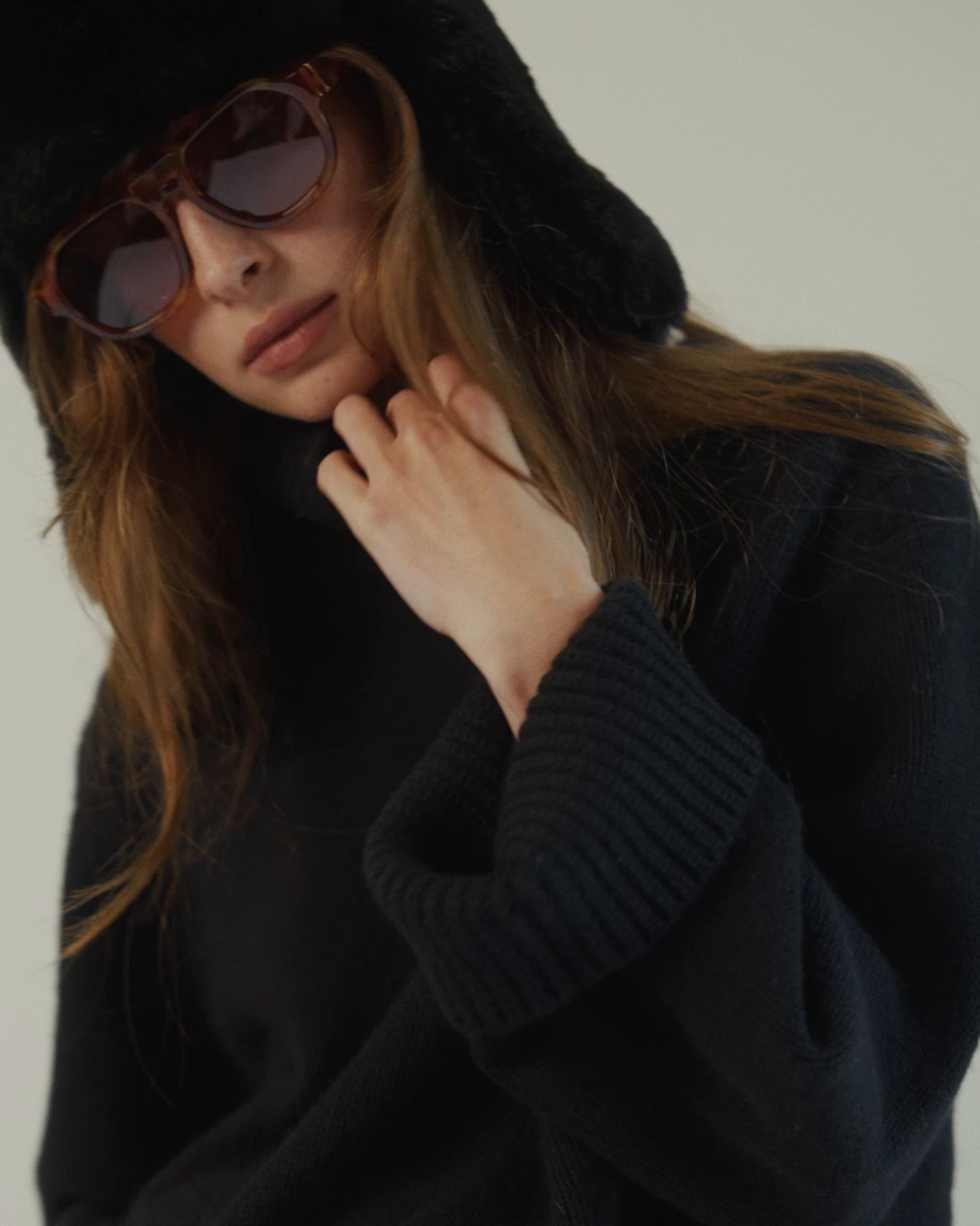 Gloria Convertible Sweater in Black